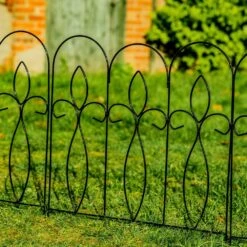 Woodside Felbrigg Metal Garden Border Edging, Outdoor Lawn Fencing, 3m Total Length, Pack Of 5 -Serene Spaces 2HH3EV2OUV1
