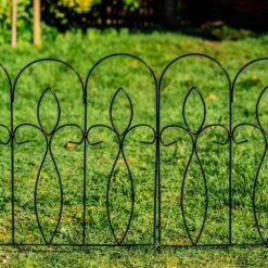 Woodside Felbrigg Metal Garden Border Edging, Outdoor Lawn Fencing, 3m Total Length, Pack Of 5 -Serene Spaces HE4SGIJDTZD